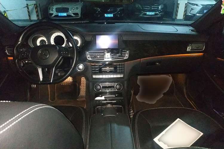 Used Mercedes-Benz CLS 2013 CLS 350 Shooting Brake Fashion Edition Center Console