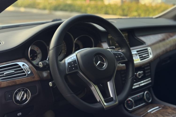 Used Mercedes-Benz CLS 2013 CLS 350 Shooting Brake Fashion Edition Interior 10