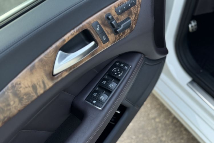 Used Mercedes-Benz CLS 2013 CLS 350 Shooting Brake Fashion Edition Interior 2