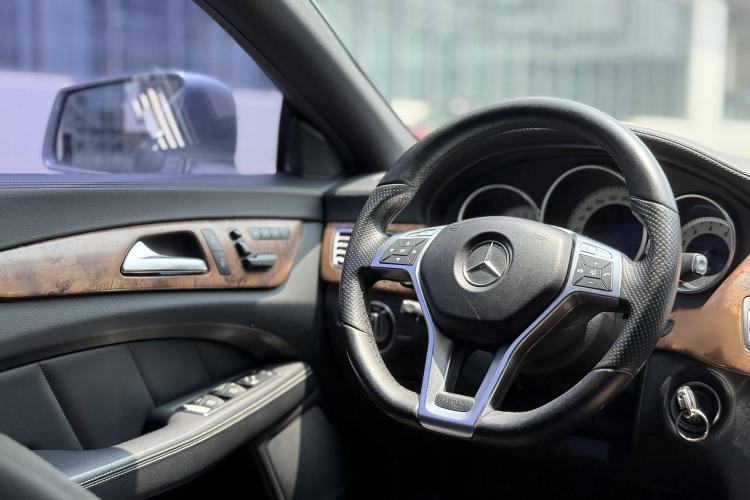 Used Mercedes-Benz CLS 2013 CLS 350 Shooting Brake Fashion Edition Interior 3