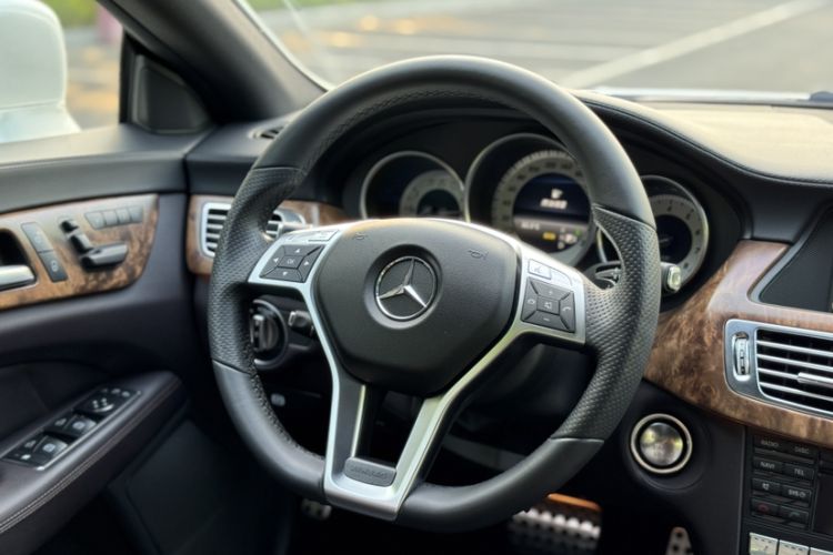 Used Mercedes-Benz CLS 2013 CLS 350 Shooting Brake Fashion Edition Interior 3