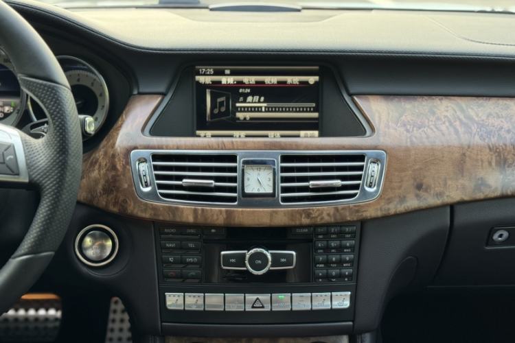 Used Mercedes-Benz CLS 2013 CLS 350 Shooting Brake Fashion Edition Interior 4
