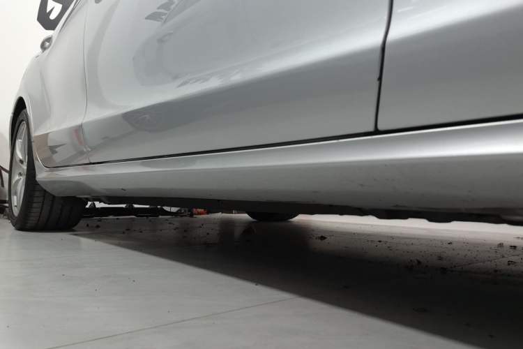 Used Mercedes-Benz CLS 2013 CLS 350 Shooting Brake Fashion Edition Right Side Sill