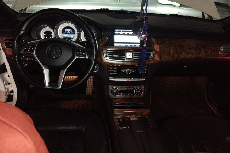 Used Mercedes-Benz CLS 2013 CLS 350 Shooting Brake Fashion Edition Center Console