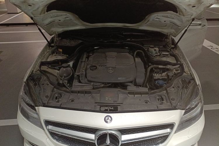 Used Mercedes-Benz CLS 2013 CLS 350 Shooting Brake Fashion Edition Engine Bay
