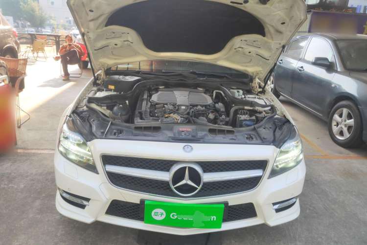 Used Mercedes-Benz CLS 2013 CLS 350 Estate Luxury Model Engine Bay