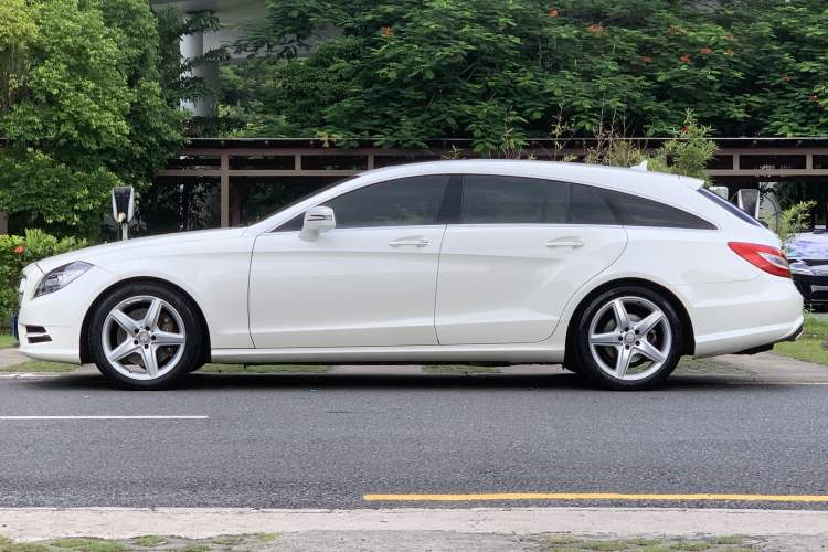 Used Mercedes-Benz CLS 2013 CLS 350 Shooting Brake Fashion Edition Exterior 4