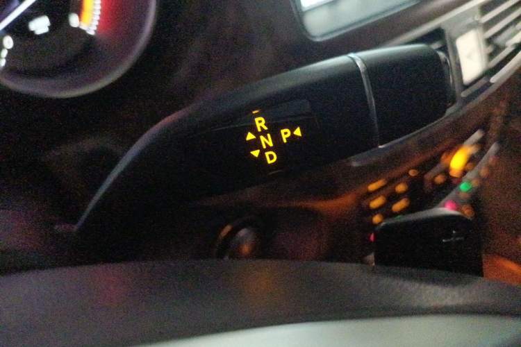 Used Mercedes-Benz CLS 2013 CLS 350 Shooting Brake Fashion Edition Gear Lever
