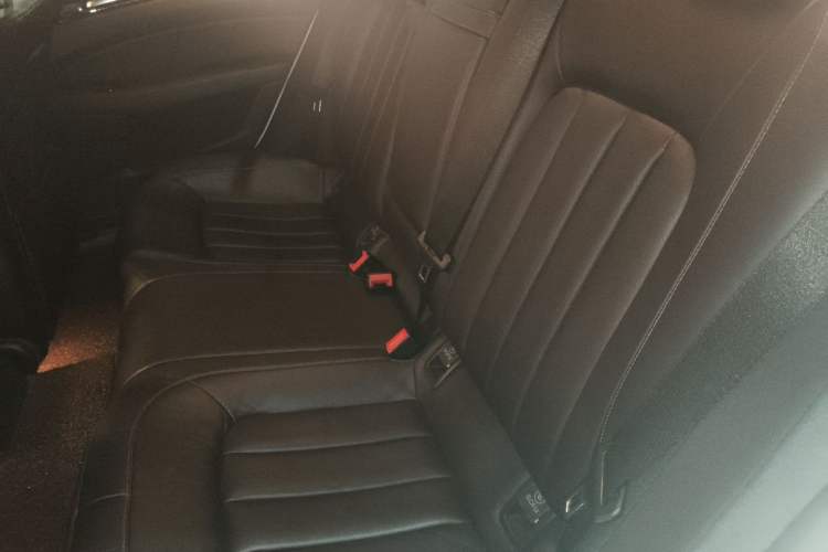 Used Mercedes-Benz CLS 2013 CLS 350 Shooting Brake Fashion Edition Left Rear Seat