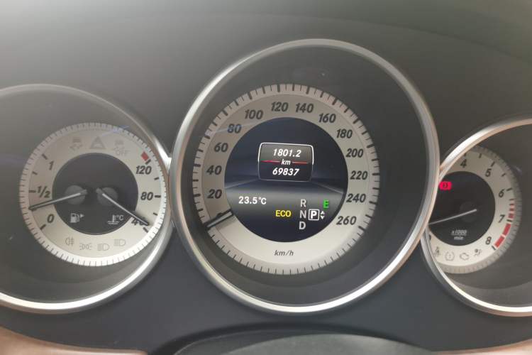 Used Mercedes-Benz CLS 2013 CLS 350 Shooting Brake Fashion Edition Odometer Close Up