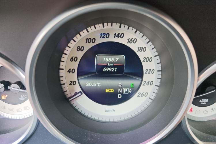 Used Mercedes-Benz CLS 2013 CLS 350 Shooting Brake Fashion Edition Odometer Close Up