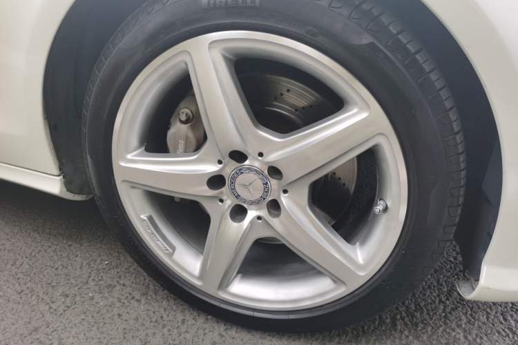 Used Mercedes-Benz CLS 2013 CLS 350 Shooting Brake Fashion Edition Right Front Wheel Hub