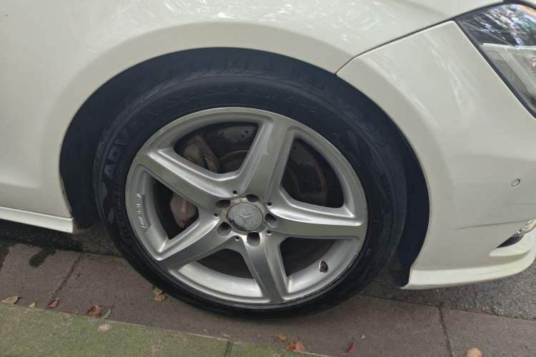 Used Mercedes-Benz CLS 2013 CLS 350 Shooting Brake Fashion Edition Right Front Wheel Hub