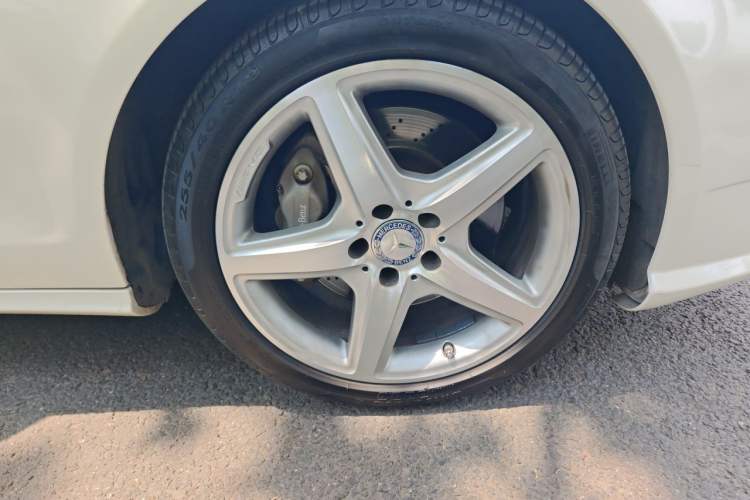 Used Mercedes-Benz CLS 2013 CLS 350 Shooting Brake Fashion Edition Right Front Wheel Hub