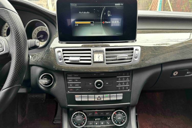 Used Mercedes-Benz CLS 2015 CLS 260 Interior 7
