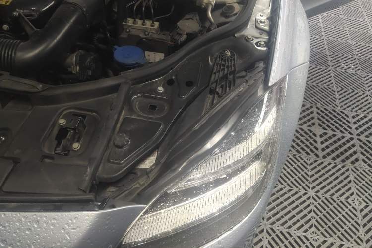 Used Mercedes-Benz CLS 2015 CLS 260 Engine Bay Left
