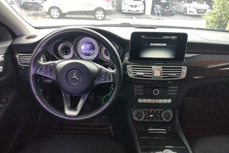 Used Mercedes-Benz CLS 2015 CLS 320 Interior 2