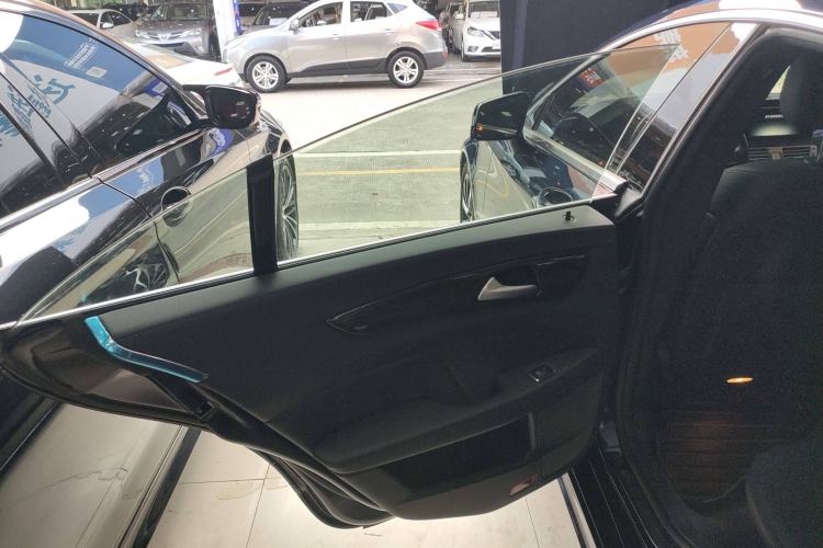Used Mercedes-Benz CLS 2015 CLS 320 Interior 8
