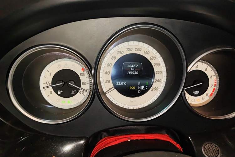 Used Mercedes-Benz CLS 2015 CLS 260 Odometer Close Up