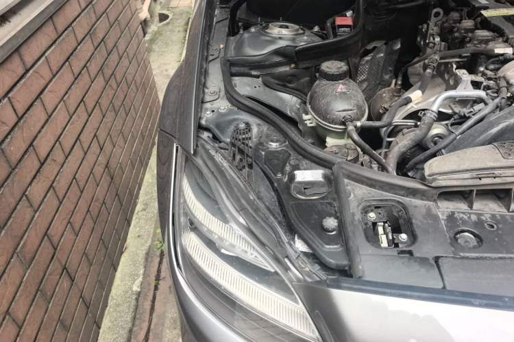 Used Mercedes-Benz CLS 2015 CLS 260 Engine Bay Right