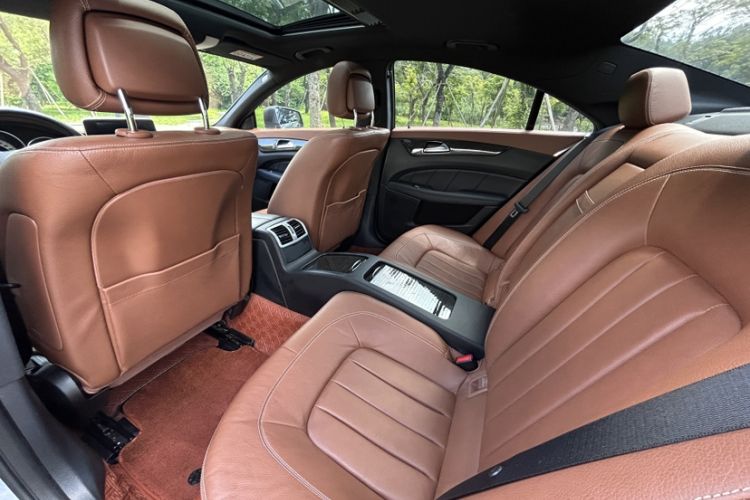 Used Mercedes-Benz CLS 2015 CLS 260 Interior 1