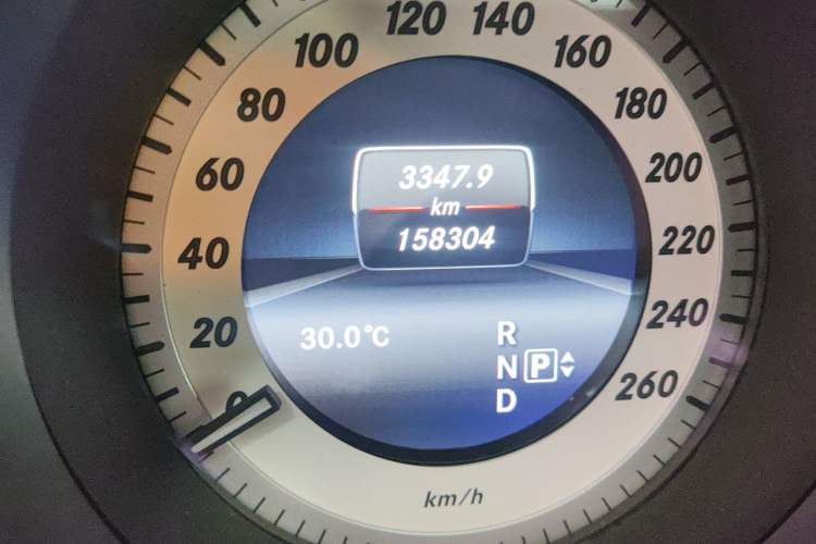 Used Mercedes-Benz CLS 2015 CLS 260 Odometer Close Up