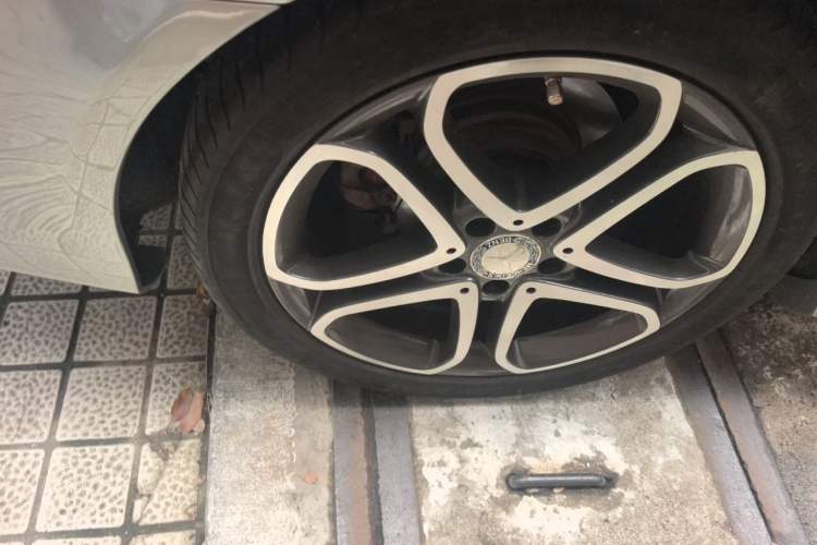 Used Mercedes-Benz CLS 2015 CLS 260 Right Front Wheel Hub