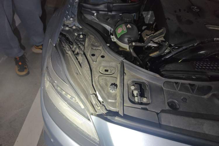Used Mercedes-Benz CLS 2015 CLS 260 Engine Bay Right