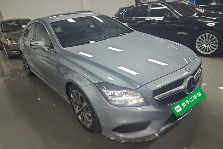 Used Mercedes-Benz CLS 2015 CLS 320 Front Right 45 Deg