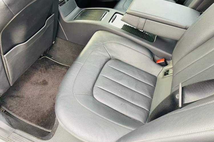 Used Mercedes-Benz CLS 2015 CLS 260 Interior 8