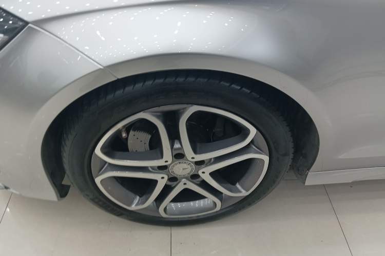Used Mercedes-Benz CLS 2015 CLS 260 Left Front Wheel Hub