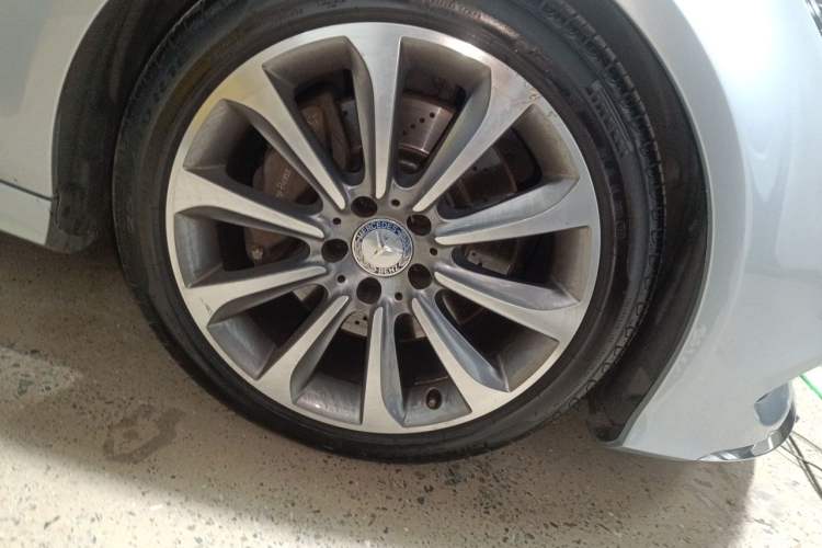 Used Mercedes-Benz CLS 2015 CLS 320 Right Front Wheel Hub