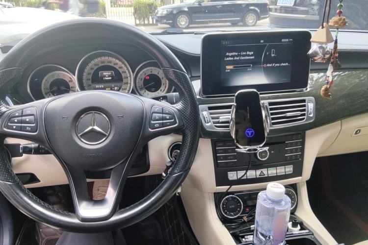 Used Mercedes-Benz CLS 2015 CLS 320 Center Console