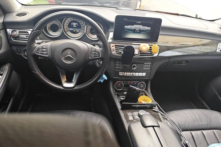 Used Mercedes-Benz CLS 2015 CLS 320 Center Console