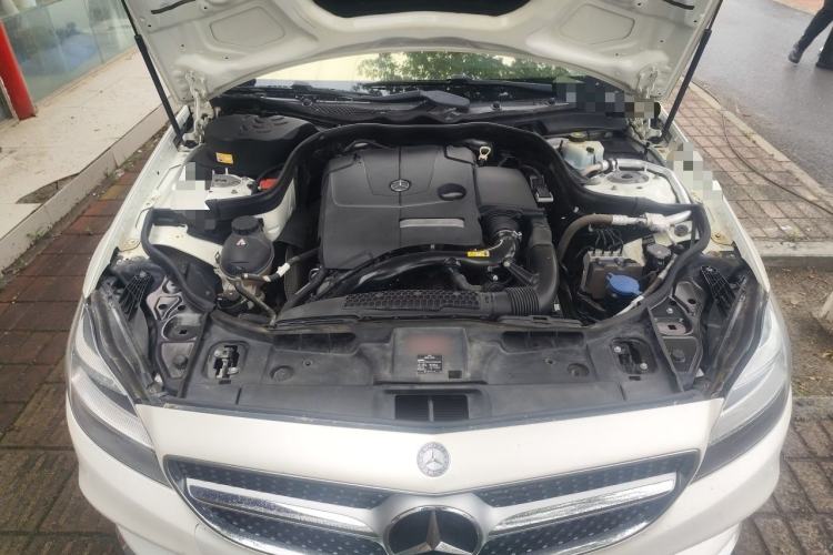 Used Mercedes-Benz CLS  Engine Bay