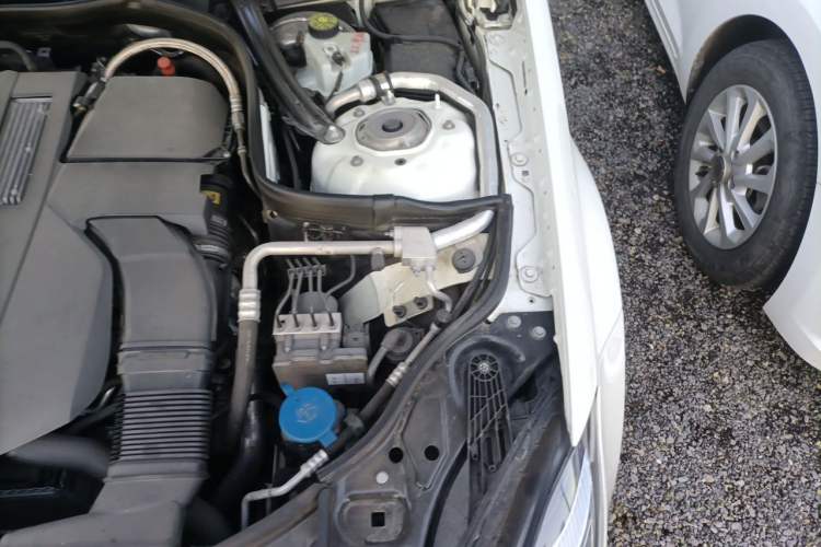 Used Mercedes-Benz CLS 2015 CLS 320 Engine Bay Left