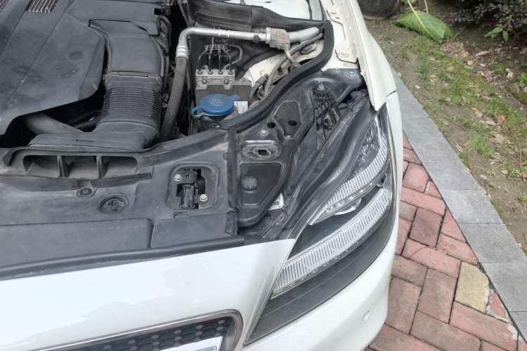 Used Mercedes-Benz CLS 2015 CLS 320 Engine Bay Left