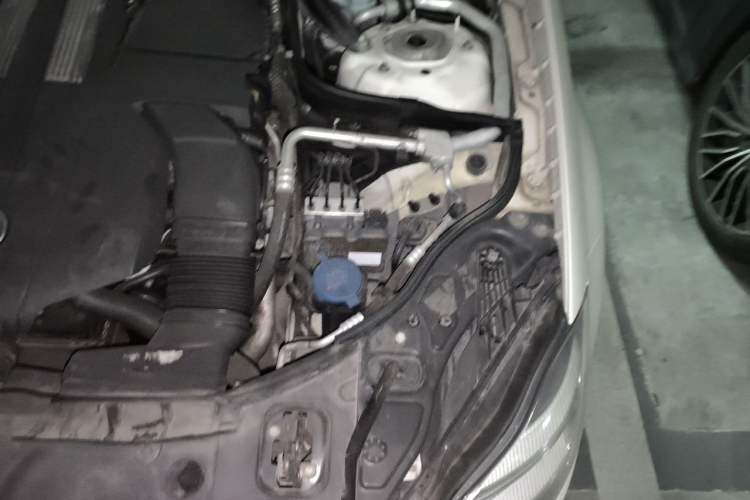 Used Mercedes-Benz CLS 2015 CLS 320 Engine Bay Left