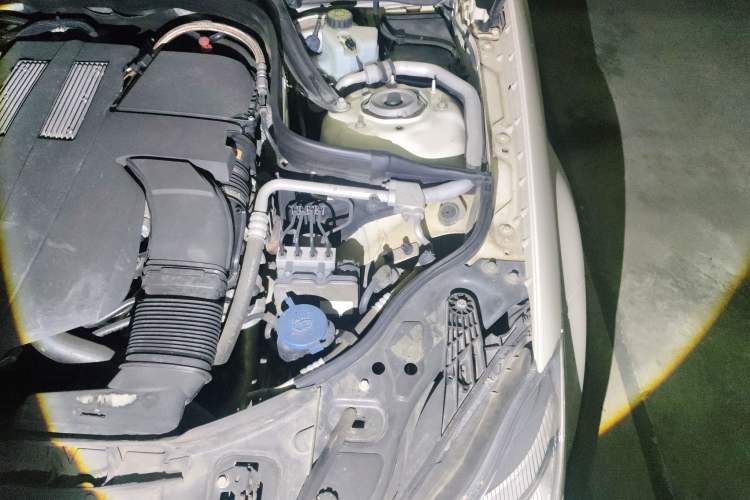 Used Mercedes-Benz CLS 2015 CLS 320 Engine Bay Left