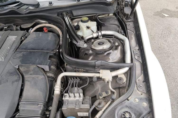 Used Mercedes-Benz CLS 2015 CLS 320 Engine Bay Left