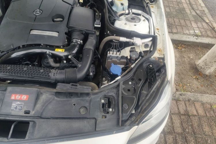 Used Mercedes-Benz CLS  Engine Bay Left
