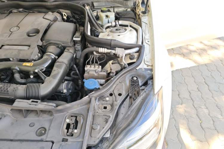Used Mercedes-Benz CLS 2015 CLS 260 Engine Bay Left
