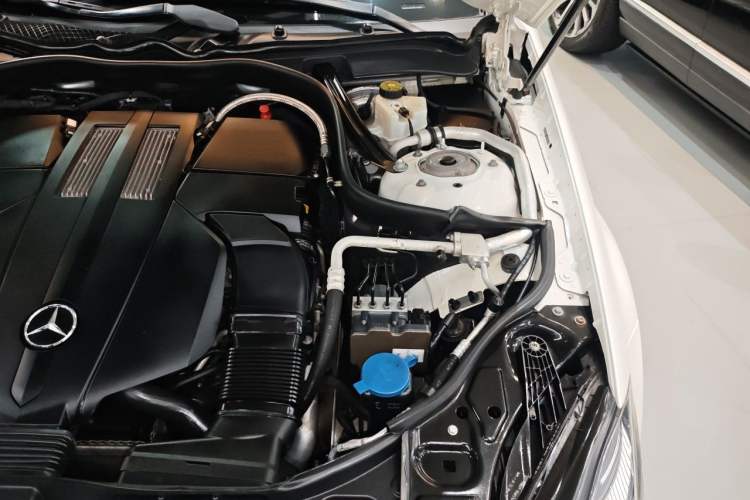 Used Mercedes-Benz CLS 2015 CLS 320 Engine Bay Left