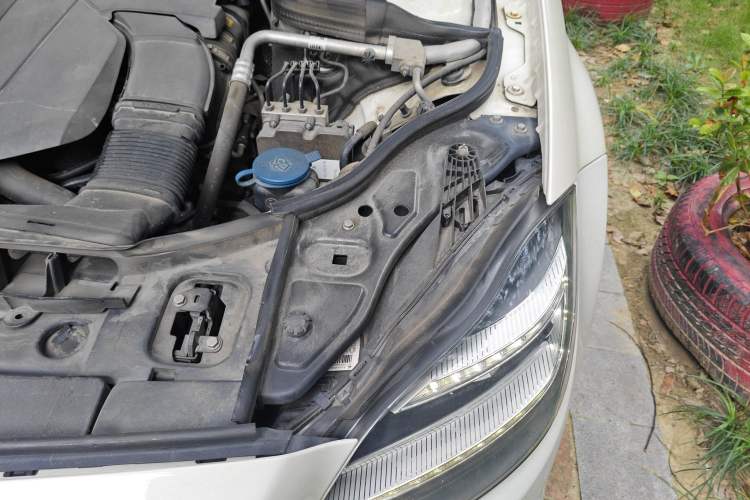 Used Mercedes-Benz CLS 2015 CLS 320 Engine Bay Left