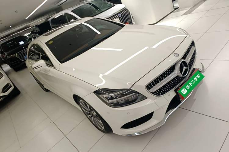 Used Mercedes-Benz CLS 2015 CLS 320 Front Right 45 Deg