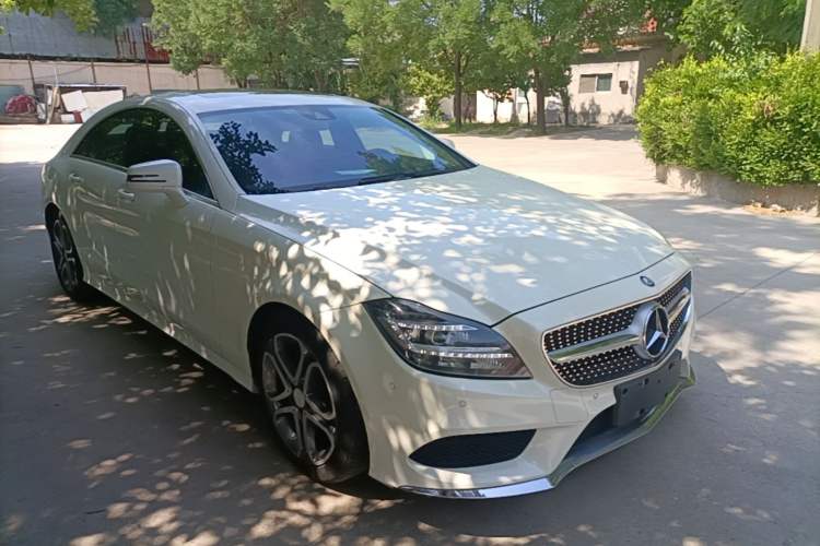 Used Mercedes-Benz CLS 2015 CLS 260 Front Right 45 Deg