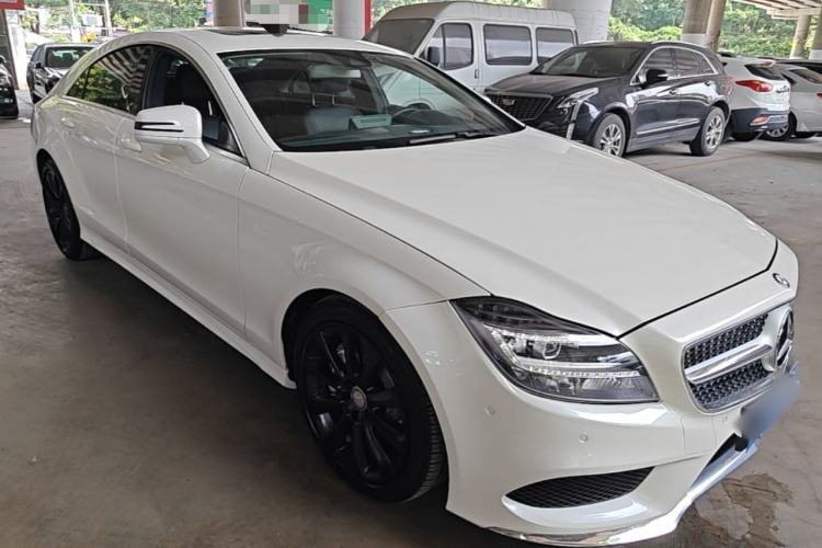 Used Mercedes-Benz CLS 2015 CLS 320 Front Right 45 Deg