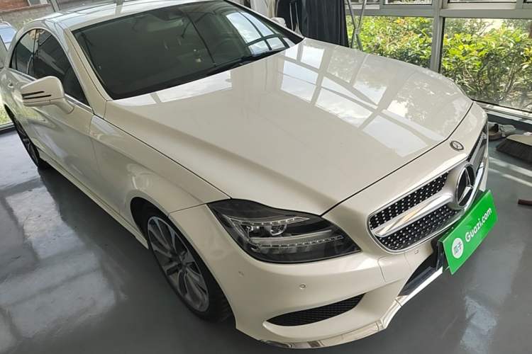 Used Mercedes-Benz CLS 2015 CLS 320 Front Right 45 Deg