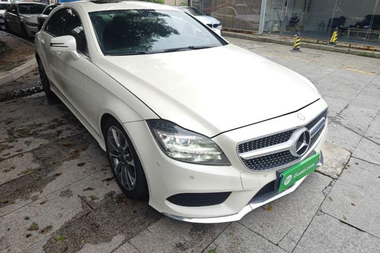 Used Mercedes-Benz CLS 2015 CLS 320 Front Right 45 Deg
