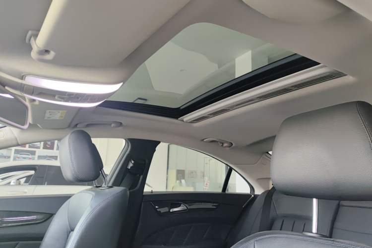 Used Mercedes-Benz CLS 2015 CLS 320 Headliner